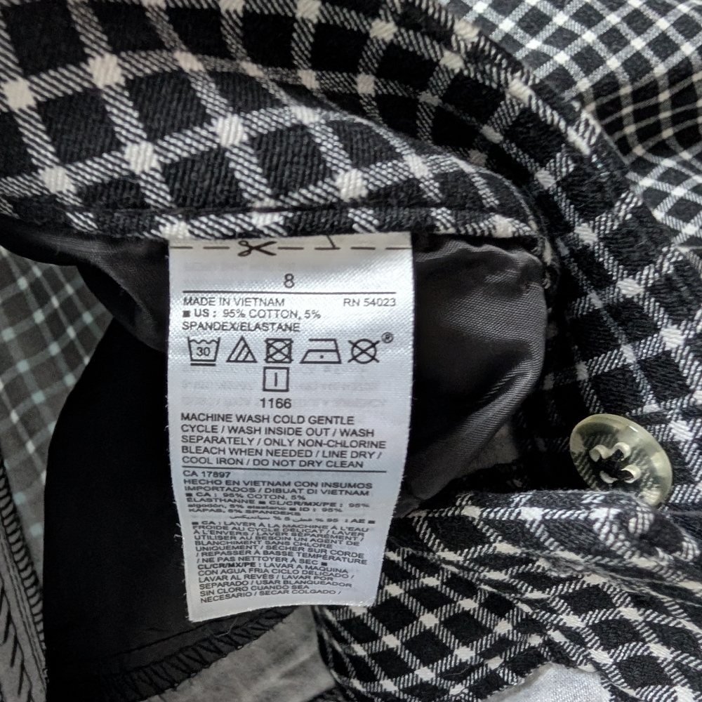 Old Navy Checkered Pixie Skinnies - image 3